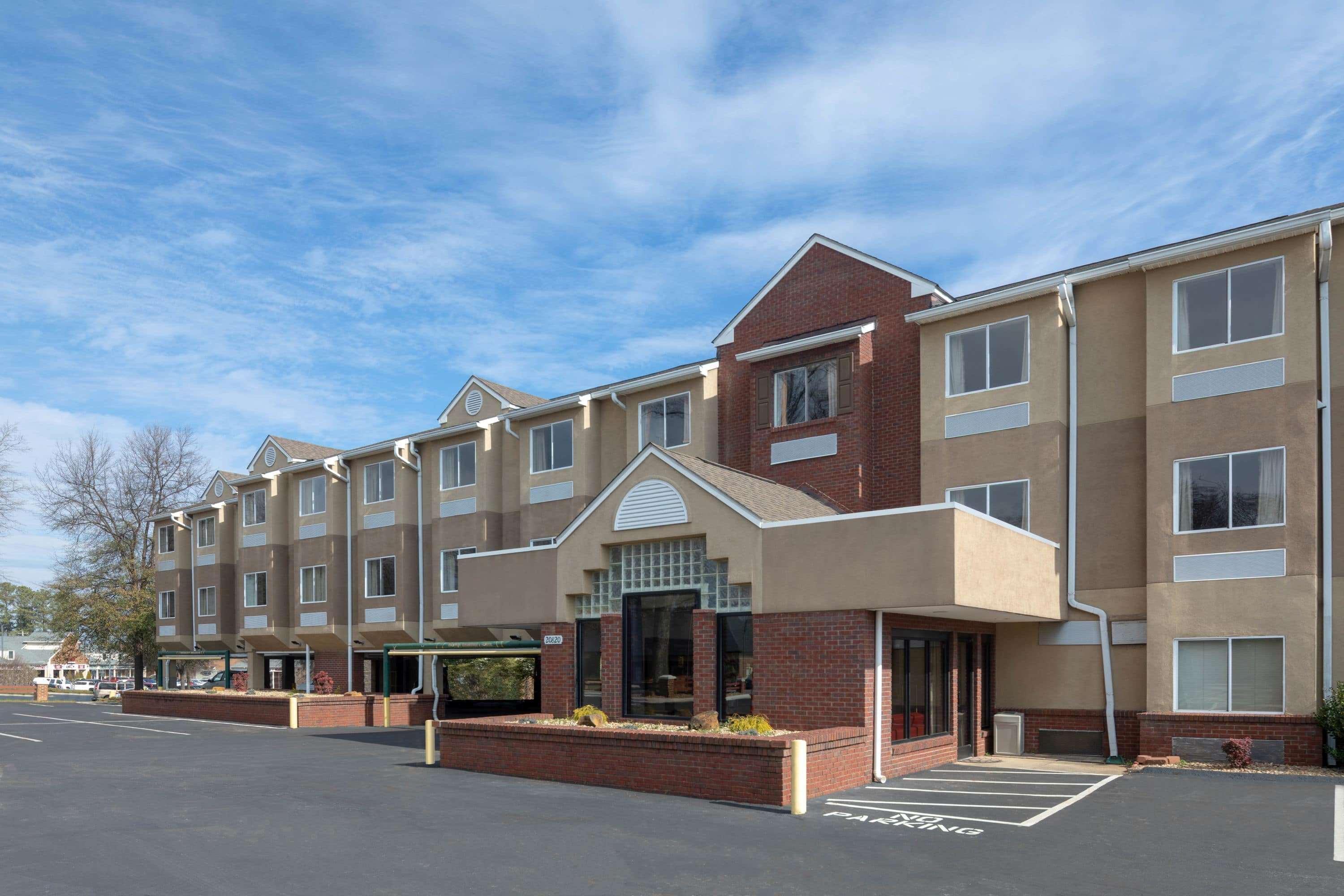 Microtel Inn By Wyndham Lake Norman Cornelius Εξωτερικό φωτογραφία