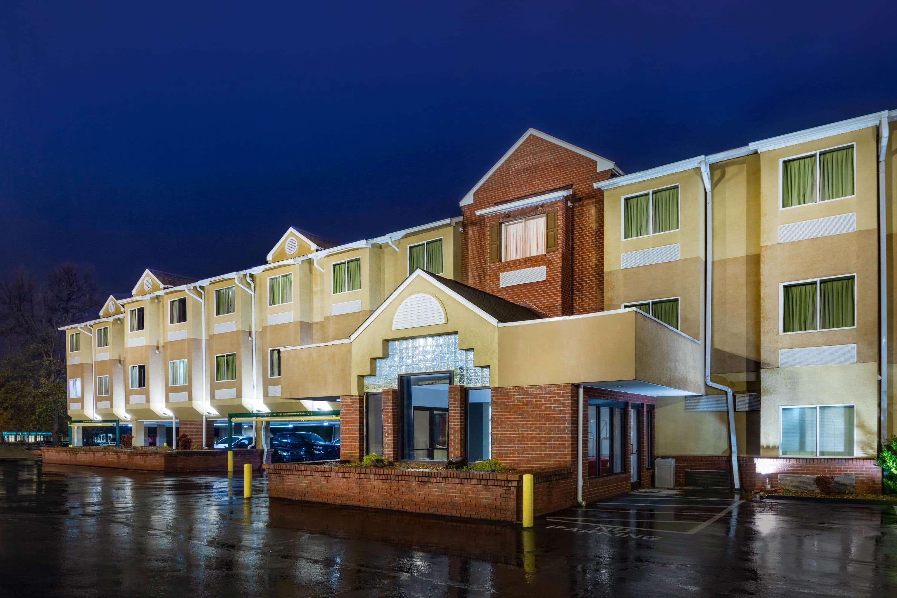 Microtel Inn By Wyndham Lake Norman Cornelius Εξωτερικό φωτογραφία